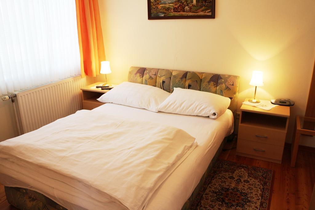 Ferienwohnung Haus zu den Zwei Eichen Perchtoldsdorf Zimmer foto
